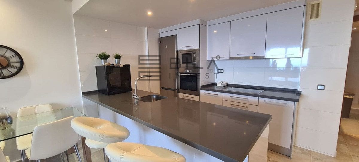 3 soveværelse Penthouse til salg i Fuengirola med swimmingpool - € 535.000 (Ref: 9895649)