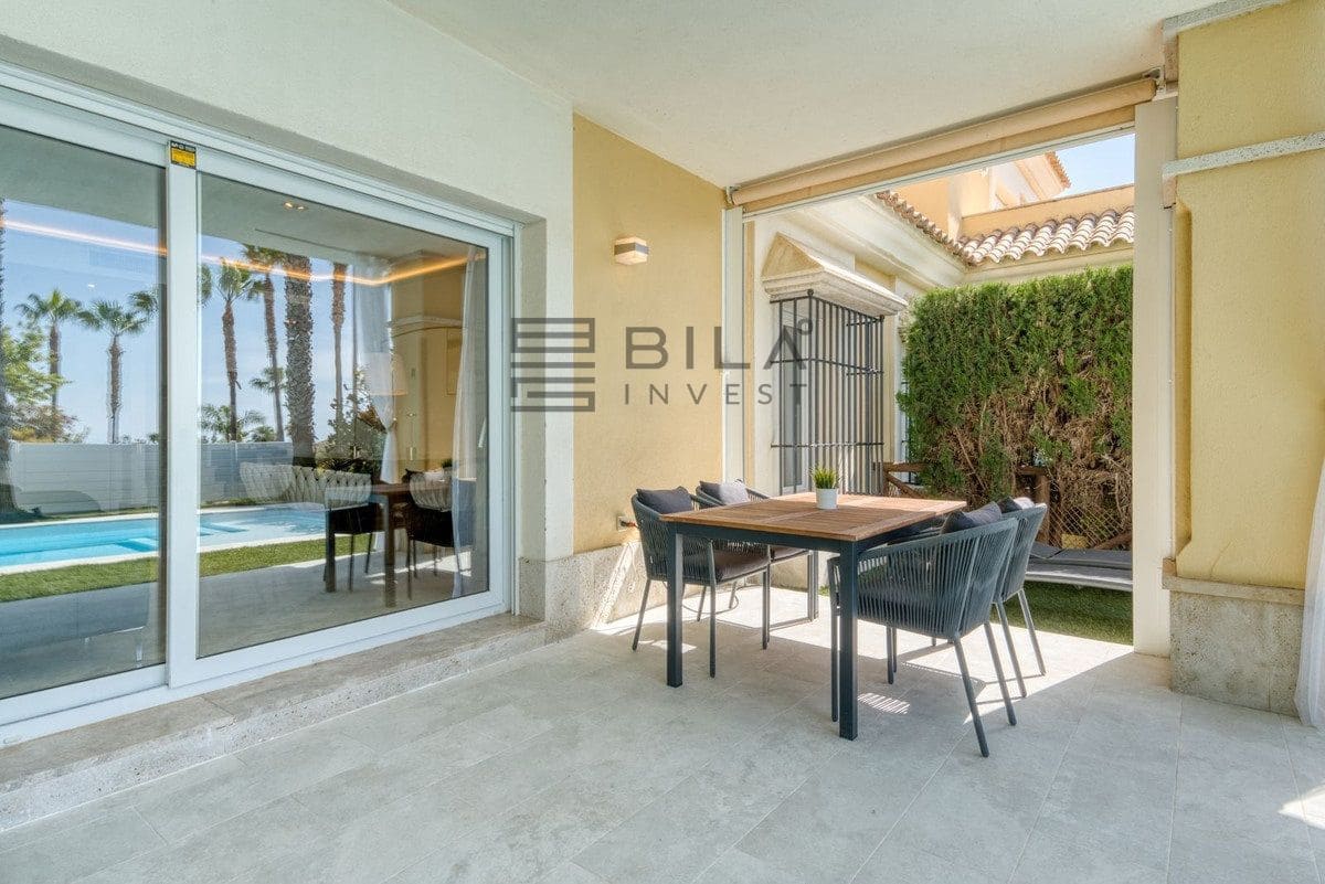 Chalet de 4 habitaciones en Marbella en venta con piscina - 1.495.000 € (Ref: 9895650)