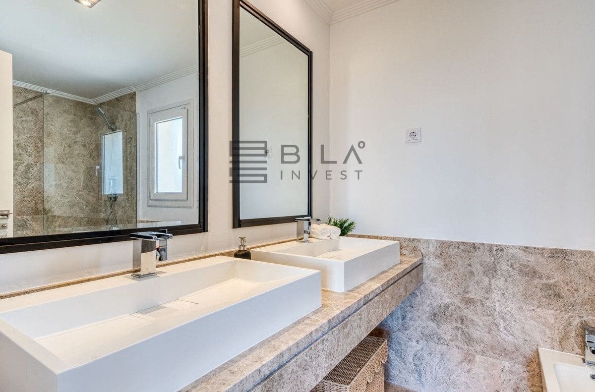 Chalet de 4 habitaciones en Marbella en venta con piscina - 1.495.000 € (Ref: 9895650)