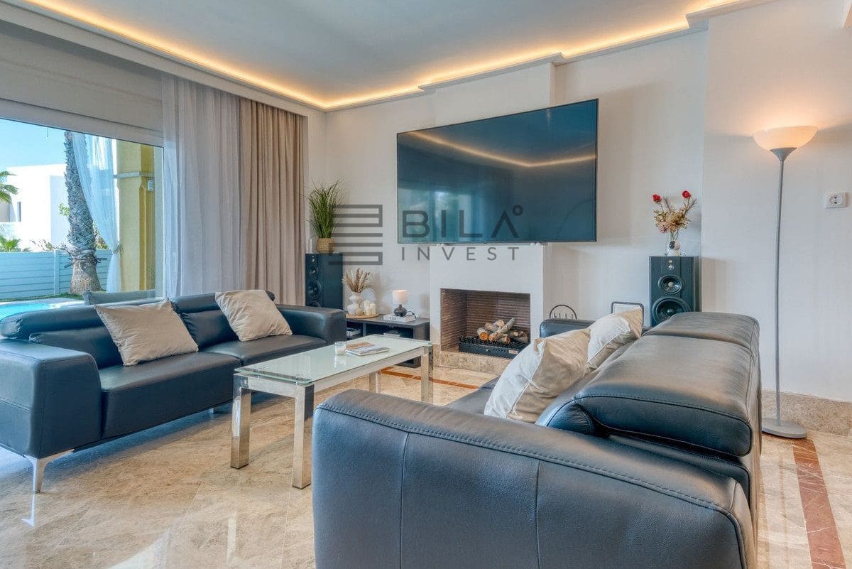 Chalet de 4 habitaciones en Marbella en venta con piscina - 1.495.000 € (Ref: 9895650)