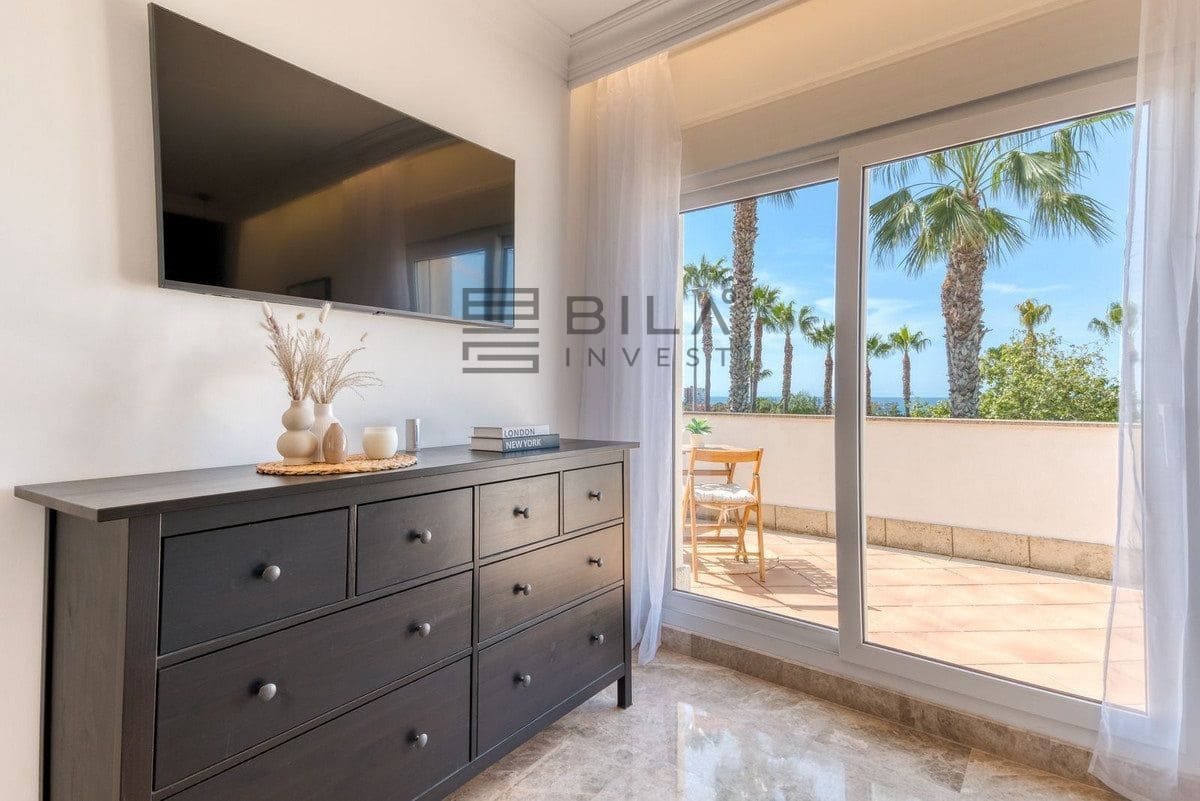 Chalet de 4 habitaciones en Marbella en venta con piscina - 1.495.000 € (Ref: 9895650)