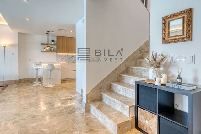 Chalet de 4 habitaciones en Santa Clara, Marbella en venta con piscina - 1.495.000 € (Ref: 9895650)