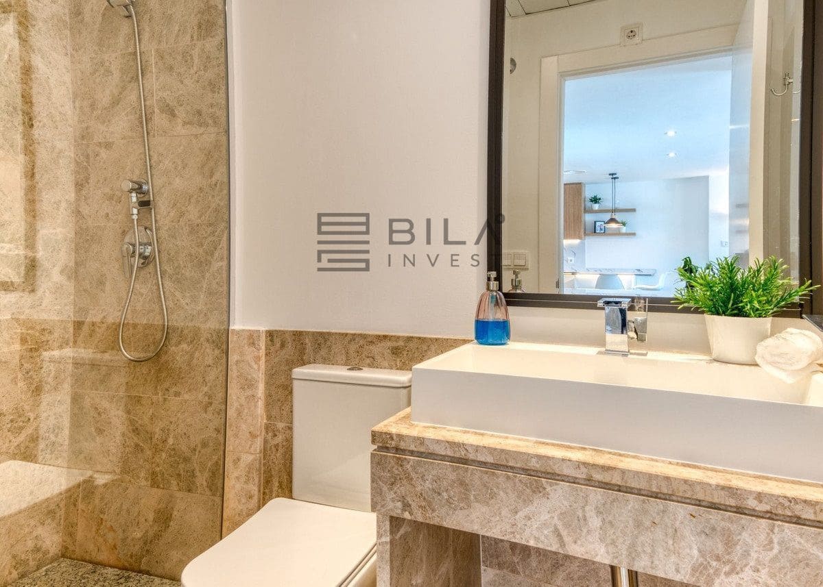 Chalet de 4 habitaciones en Marbella en venta con piscina - 1.495.000 € (Ref: 9895650)