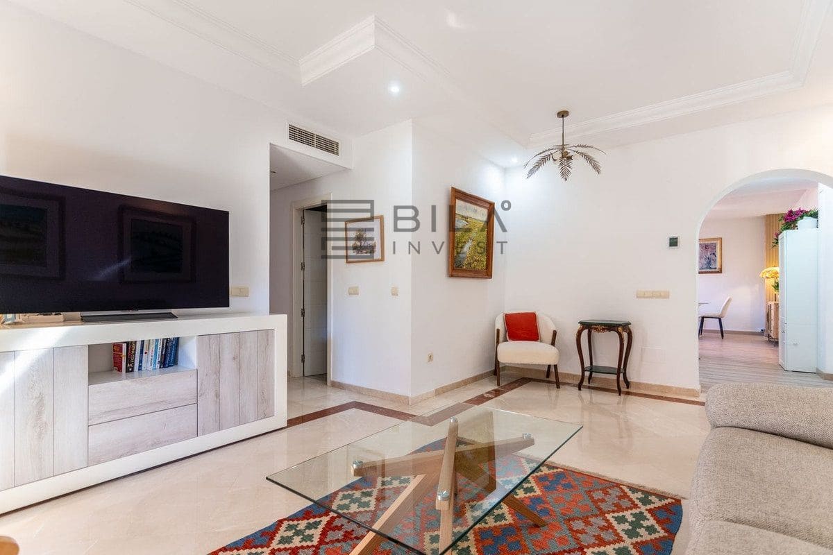 3 Zimmer Wohnung zu verkaufen in Elviria mit Pool - 659.000 € (Ref: 9895652)