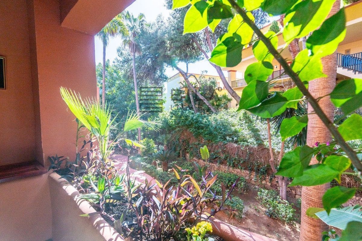 3 Zimmer Wohnung zu verkaufen in Elviria mit Pool - 659.000 € (Ref: 9895652)