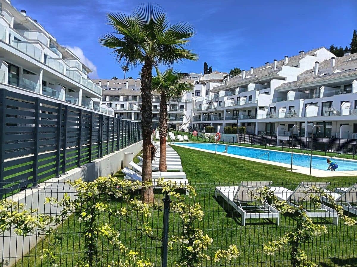 2 bedroom Flat for sale in Fuengirola with pool garage - € 310,000 (Ref: 9897469)