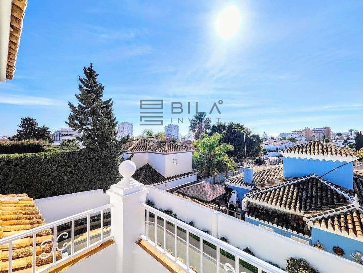 4 quarto Moradia para venda em Benalmadena com piscina garagem - 890 000 € (Ref: 9897470)