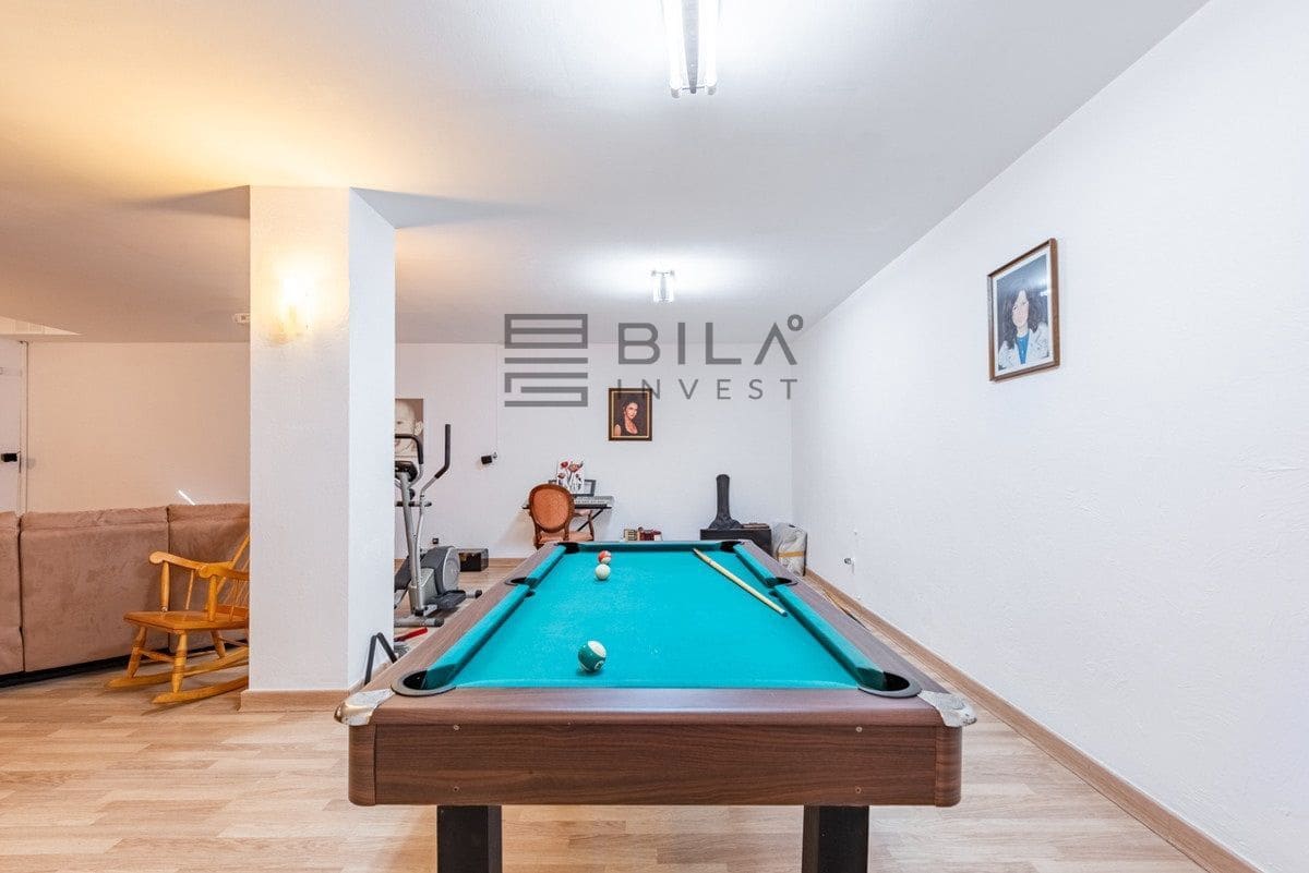 6 bedroom Villa for sale in La Sierrezuela with pool garage - € 1,495,000 (Ref: 9897471)
