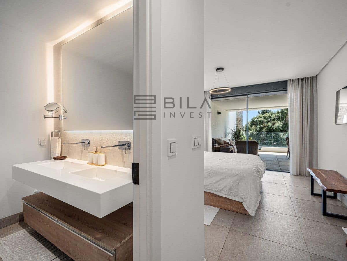 3 bedroom Flat for sale in Artola with pool garage - € 925,000 (Ref: 9897472)