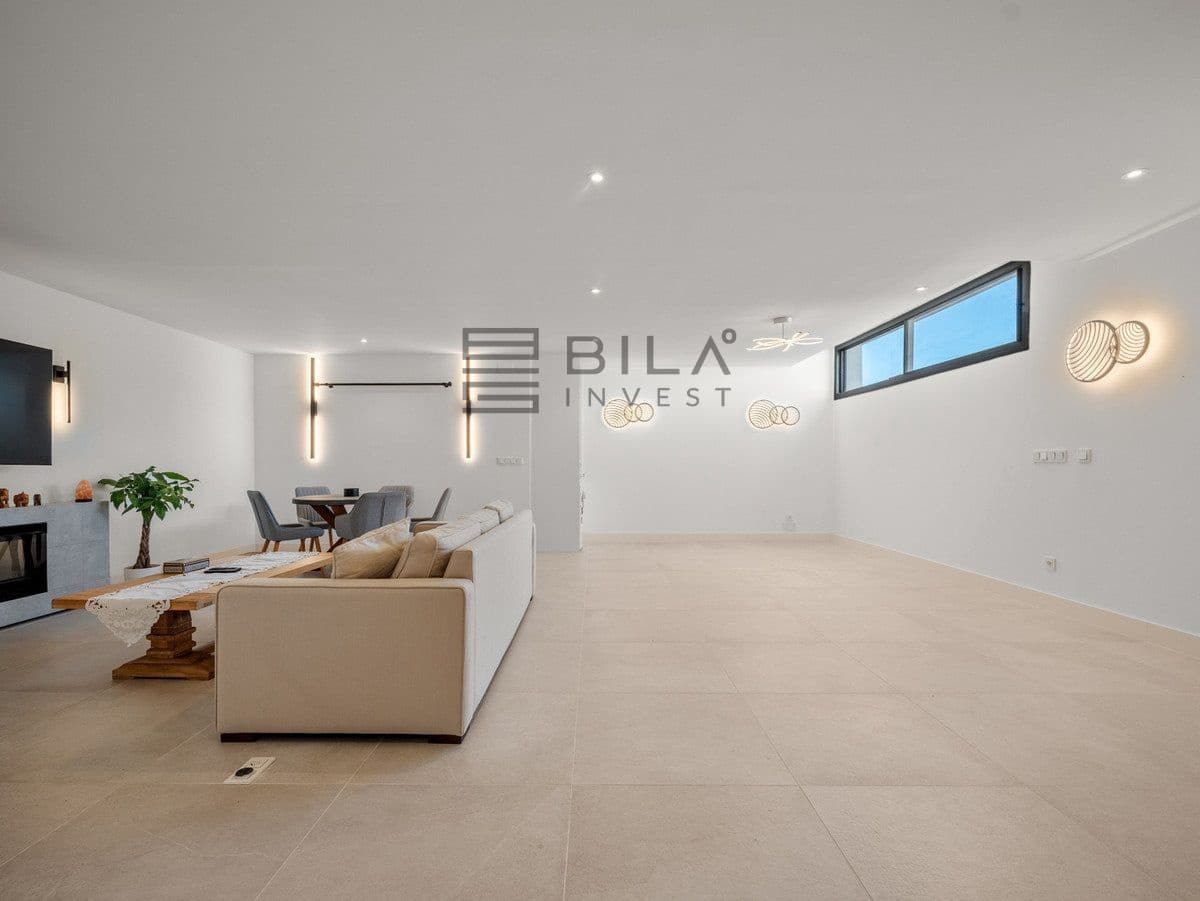 3 bedroom Flat for sale in Artola with pool garage - € 925,000 (Ref: 9897472)