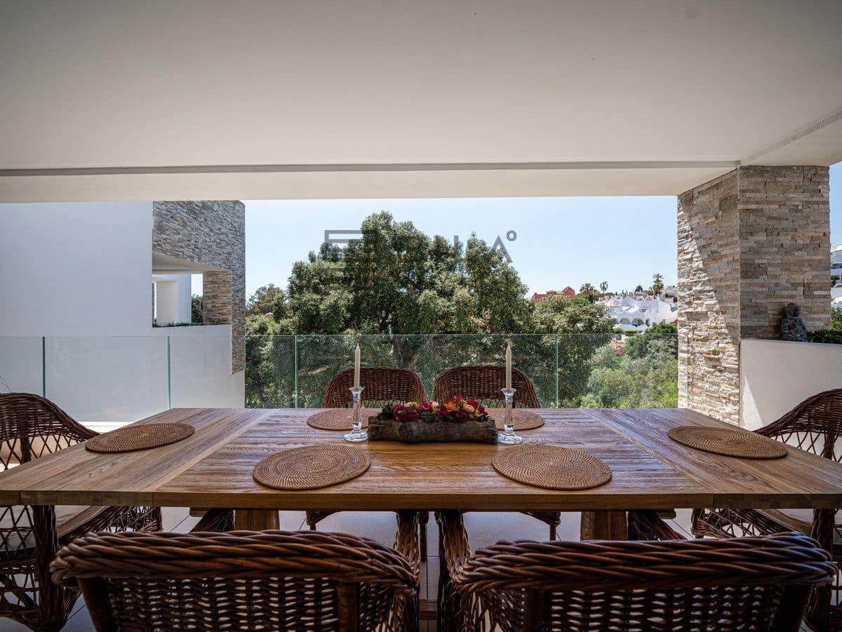 3 bedroom Flat for sale in Artola with pool garage - € 925,000 (Ref: 9897472)