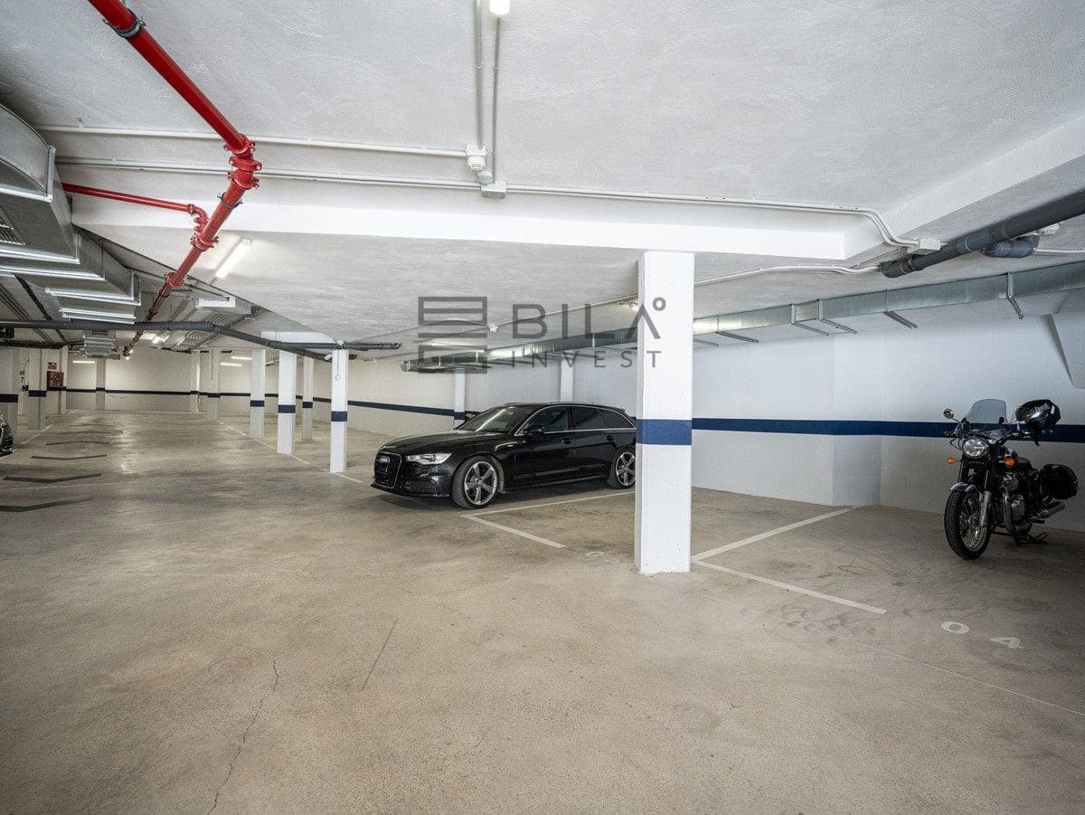 3 bedroom Flat for sale in Artola with pool garage - € 925,000 (Ref: 9897472)