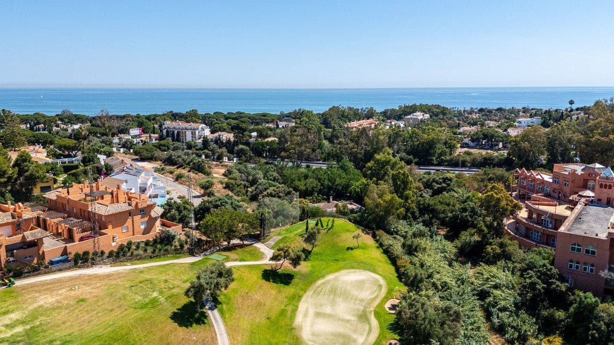 3 bedroom Flat for sale in Artola with pool garage - € 925,000 (Ref: 9897472)