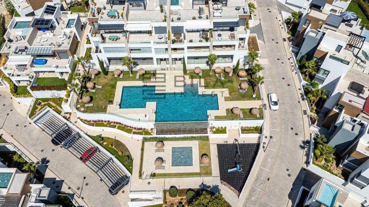 3 bedroom Flat for sale in Artola with pool garage - € 925,000 (Ref: 9897472)