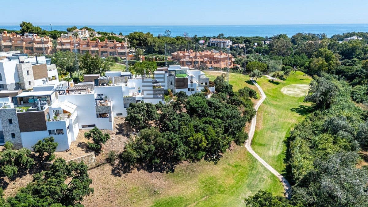 3 bedroom Flat for sale in Artola with pool garage - € 925,000 (Ref: 9897472)