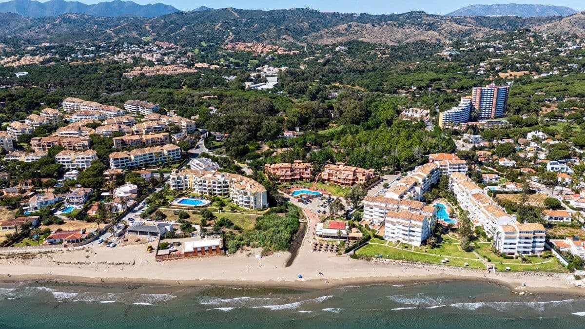 Piso de 2 habitaciones en Elviria en venta - 290.000 € (Ref: 9897473)