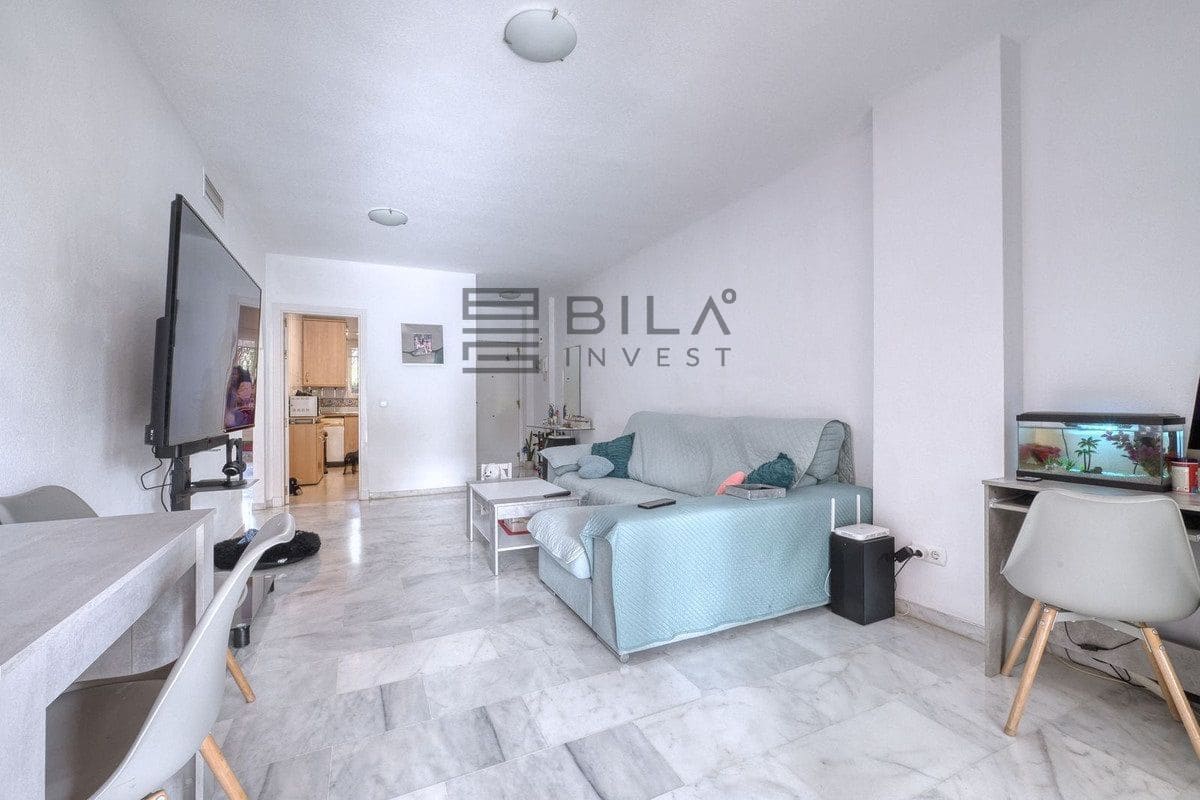 2 bedroom Flat for sale in La Reserva with pool garage - € 320,000 (Ref: 9898565)