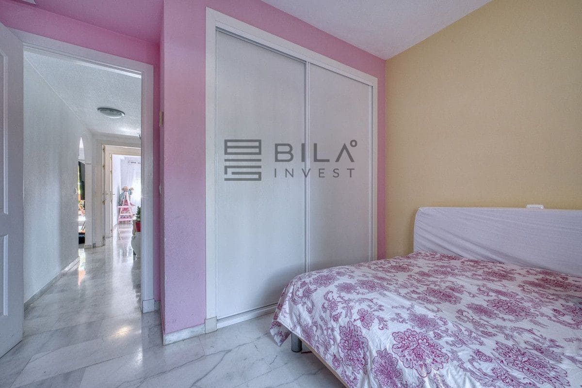 2 bedroom Flat for sale in La Reserva with pool garage - € 320,000 (Ref: 9898565)