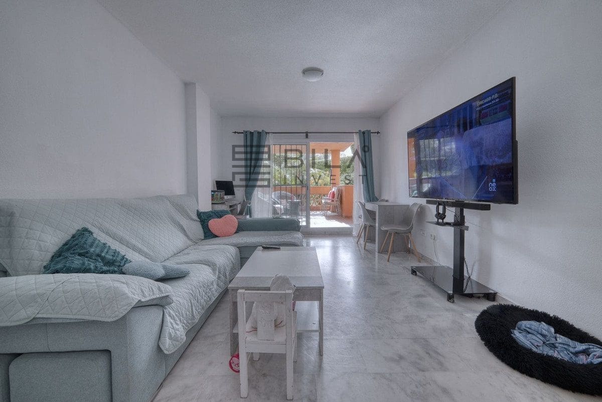 2 bedroom Flat for sale in La Reserva with pool garage - € 320,000 (Ref: 9898565)