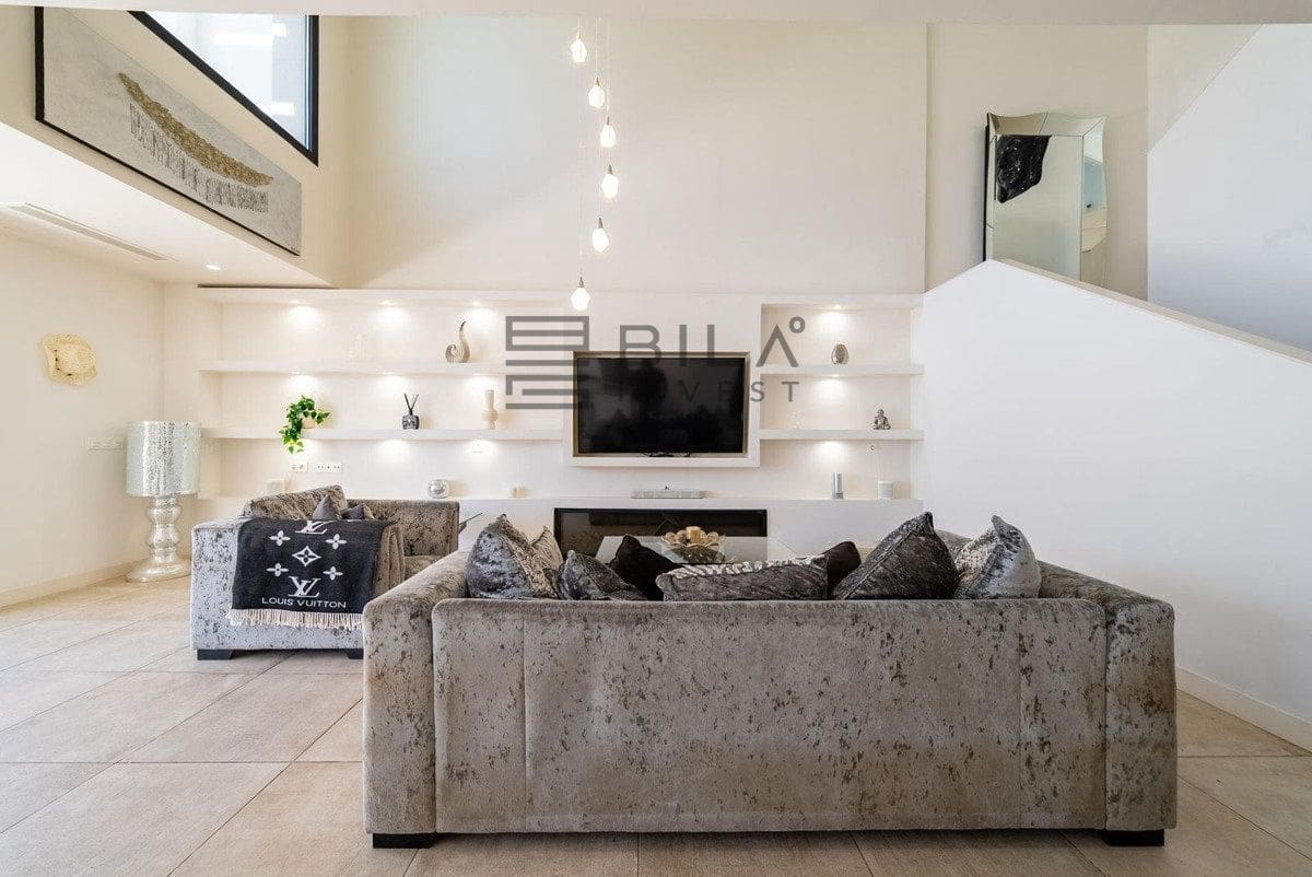 Casa de 4 habitaciones en La Cala de Mijas en venta con piscina garaje - 925.000 € (Ref: 9898566)