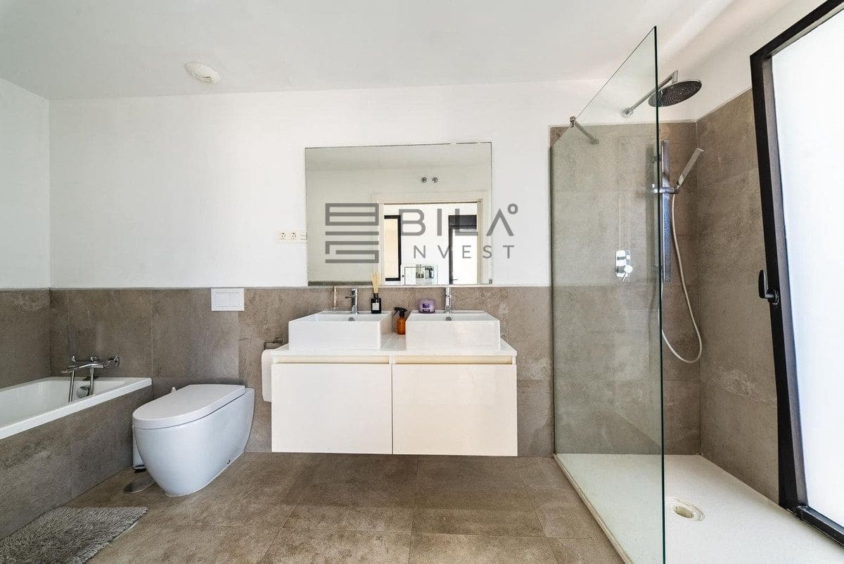 Casa de 4 habitaciones en La Cala de Mijas en venta con piscina garaje - 925.000 € (Ref: 9898566)