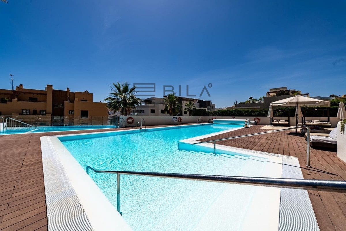 Casa de 4 habitaciones en La Cala de Mijas en venta con piscina garaje - 925.000 € (Ref: 9898566)