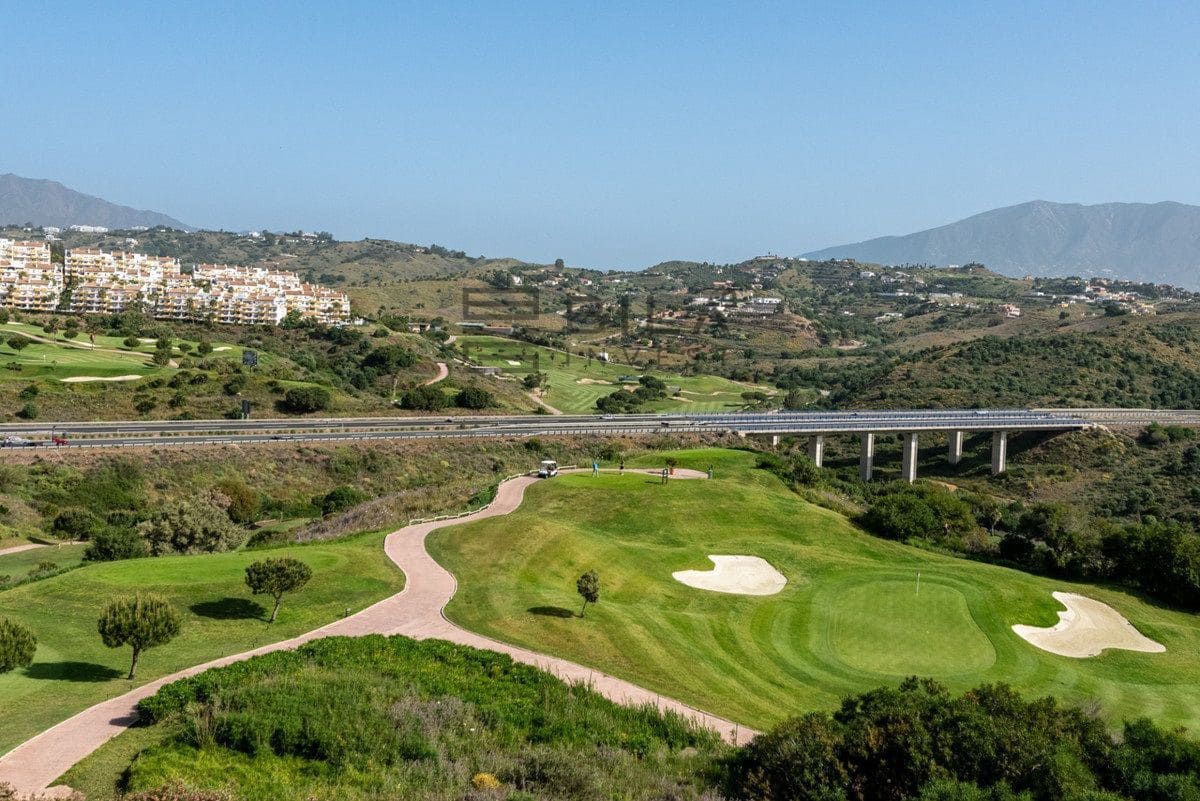 2 slaapkamer Penthouse te koop in La Cala de Mijas met zwembad - € 499.000 (Ref: 9902039)