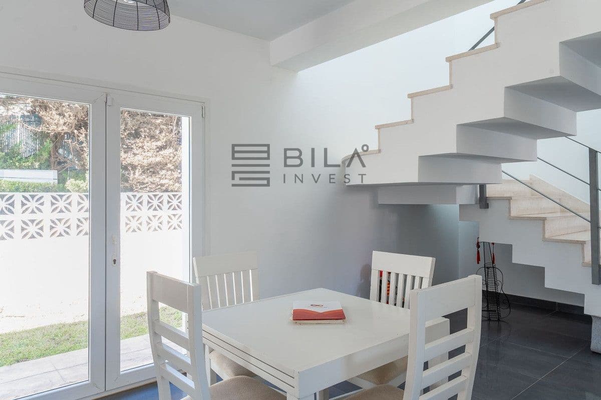 3 sovrum Villa till salu i El Faro med pool garage - 995 000 € (Ref: 9902043)