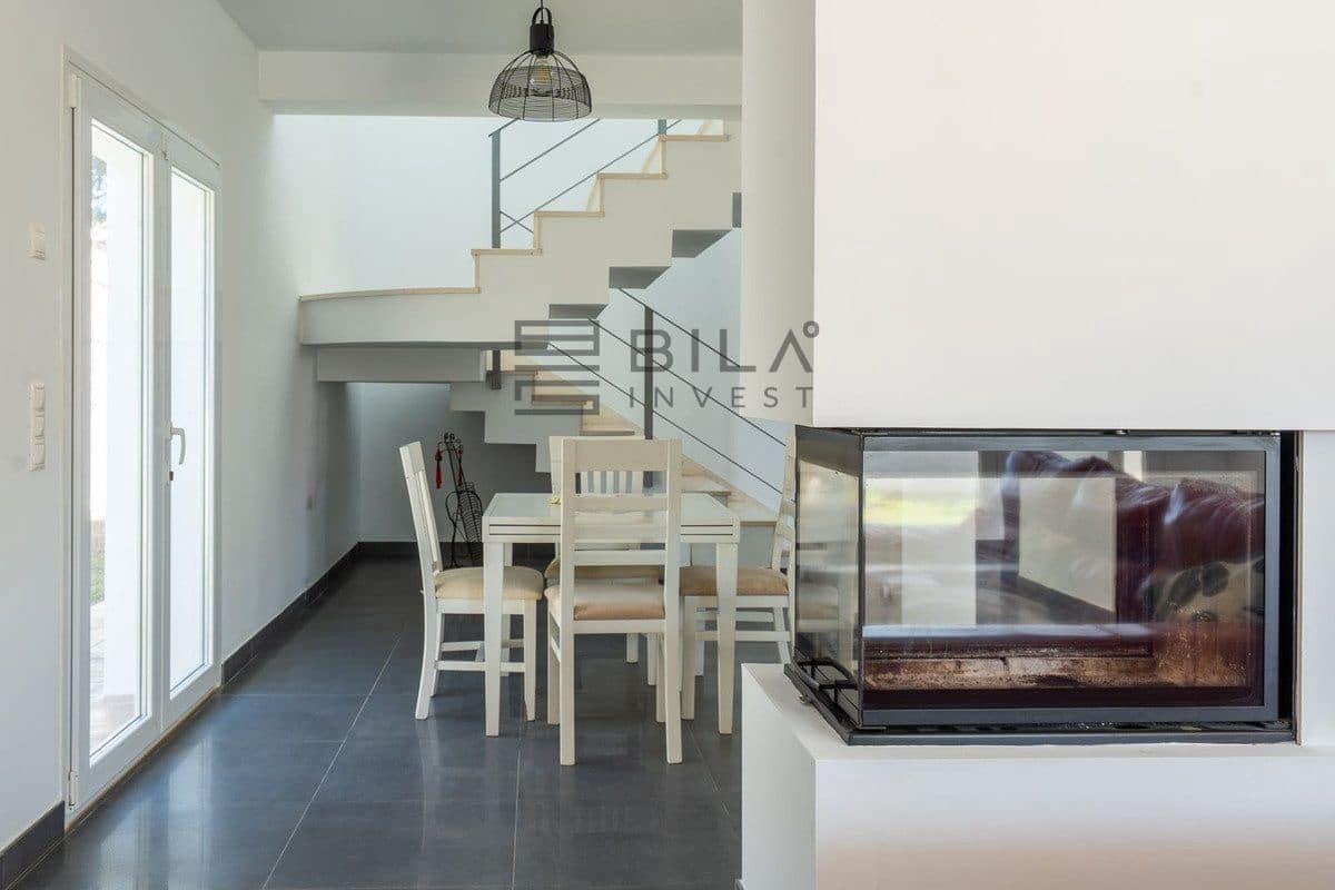 3 sovrum Villa till salu i El Faro med pool garage - 995 000 € (Ref: 9902043)