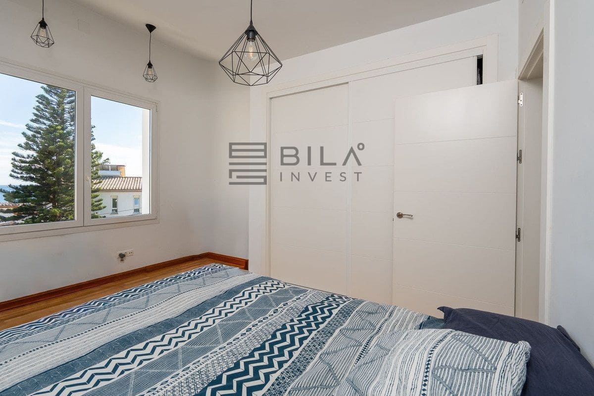 3 sovrum Villa till salu i El Faro med pool garage - 995 000 € (Ref: 9902043)