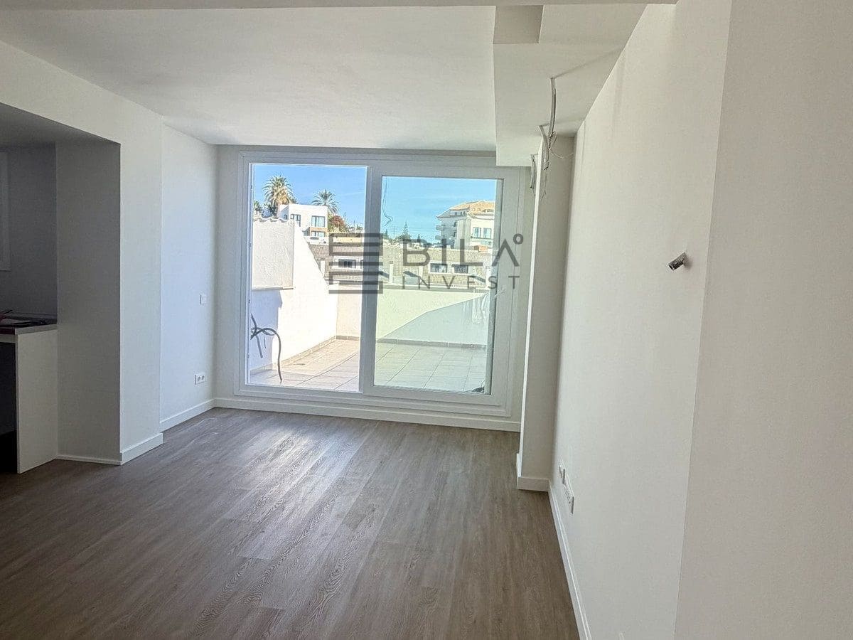 3 bedroom Penthouse for sale in Fuengirola with pool - € 369,000 (Ref: 9911895)