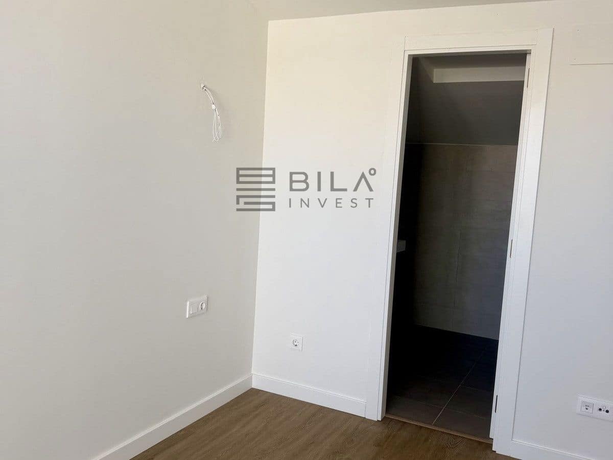 3 bedroom Penthouse for sale in Fuengirola with pool - € 369,000 (Ref: 9911895)