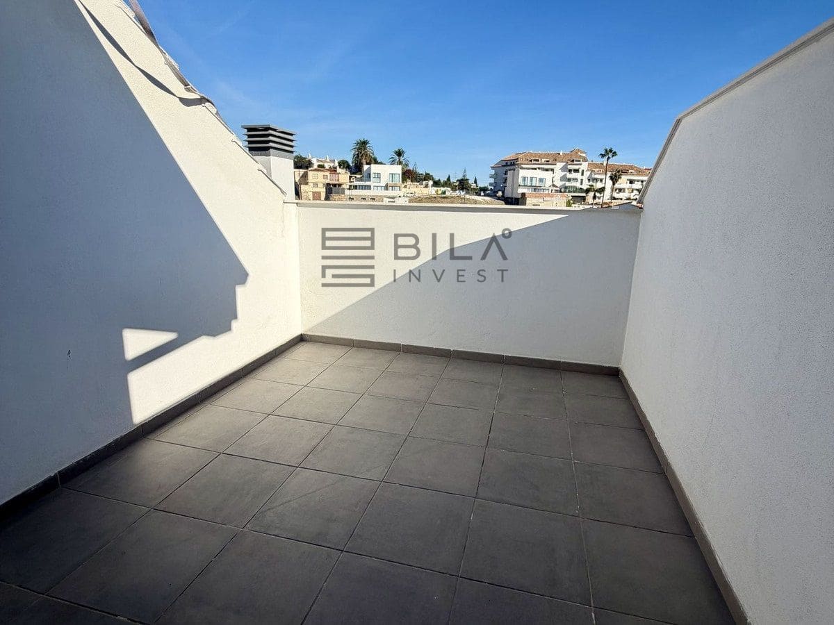 3 bedroom Penthouse for sale in Fuengirola with pool - € 369,000 (Ref: 9911895)