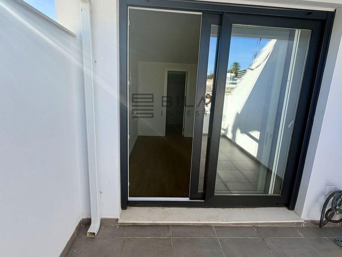 3 bedroom Penthouse for sale in Fuengirola with pool - € 369,000 (Ref: 9911895)
