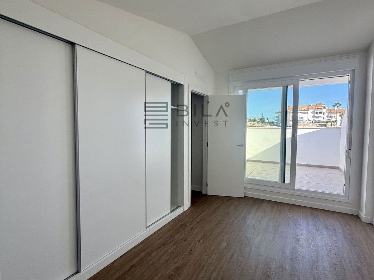 3 bedroom Penthouse for sale in Fuengirola with pool - € 369,000 (Ref: 9911895)