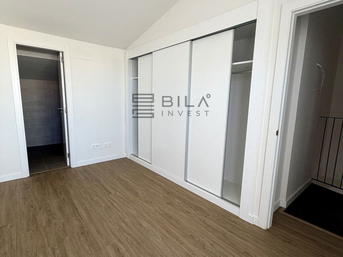 3 bedroom Penthouse for sale in Fuengirola with pool - € 369,000 (Ref: 9911895)