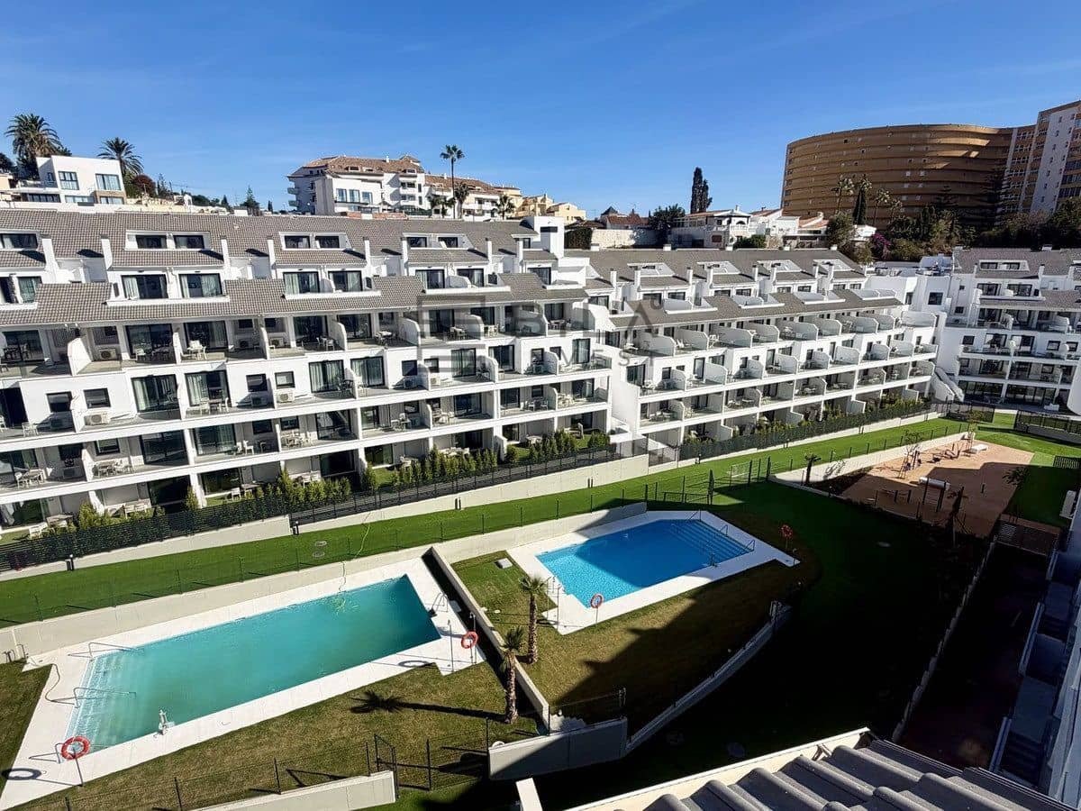3 bedroom Penthouse for sale in Fuengirola with pool - € 369,000 (Ref: 9911895)