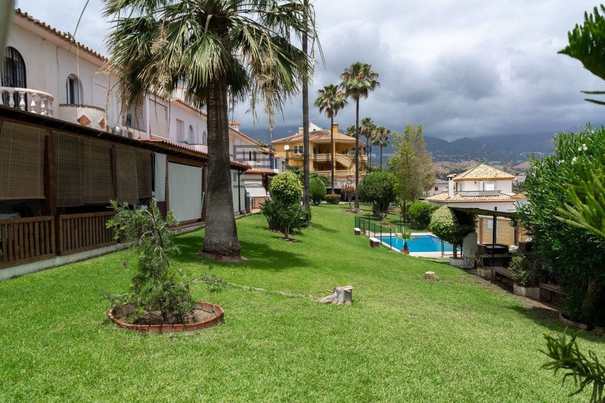 4 soveværelse Byhus til salg i Campo Mijas med swimmingpool garage - € 525.000 (Ref: 9911898)