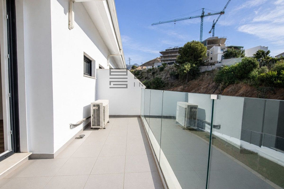 3 sypialnia Penthouse na sprzedaż w Fuengirola z basenem - 349 950 € (Ref: 9911899)