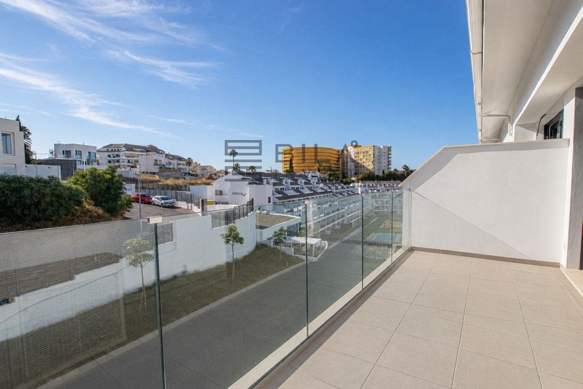 3 sypialnia Penthouse na sprzedaż w Fuengirola z basenem - 349 950 € (Ref: 9911899)