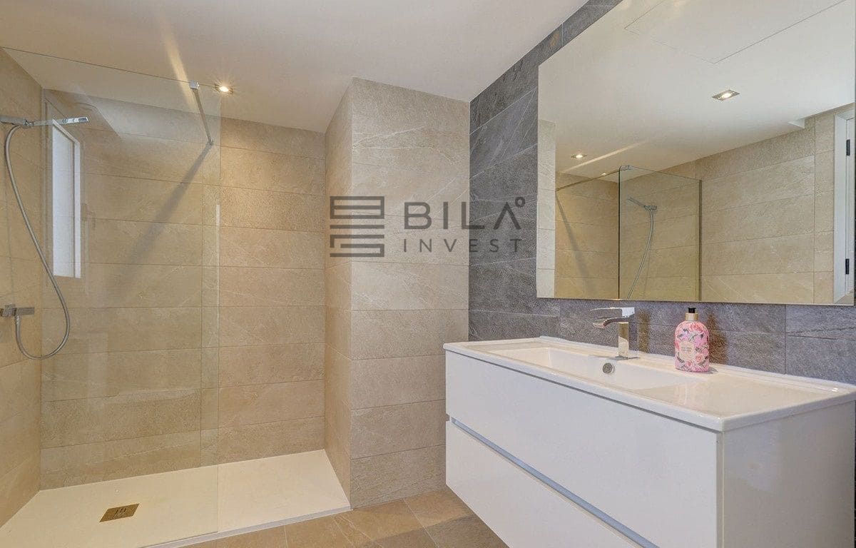 3 makuuhuone Kattohuoneisto myytävänä paikassa La Cala Golf mukana uima-altaan - 615 000 € (Ref: 9911900)