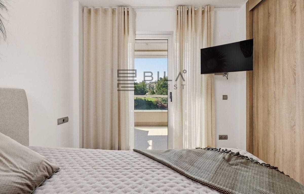 3 makuuhuone Kattohuoneisto myytävänä paikassa La Cala Golf mukana uima-altaan - 615 000 € (Ref: 9911900)