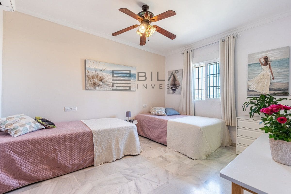 5 Zimmer Villa zu verkaufen in Cerro del Aguila mit Pool Garage - 975.000 € (Ref: 9911904)