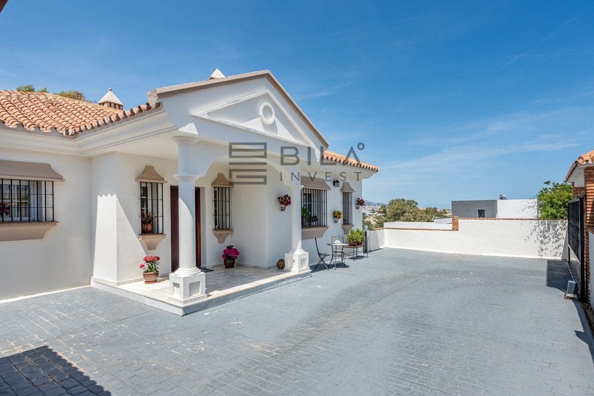 5 Zimmer Villa zu verkaufen in Cerro del Aguila mit Pool Garage - 975.000 € (Ref: 9911904)
