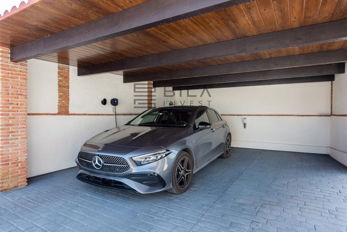 5 Zimmer Villa zu verkaufen in Cerro del Aguila mit Pool Garage - 975.000 € (Ref: 9911904)