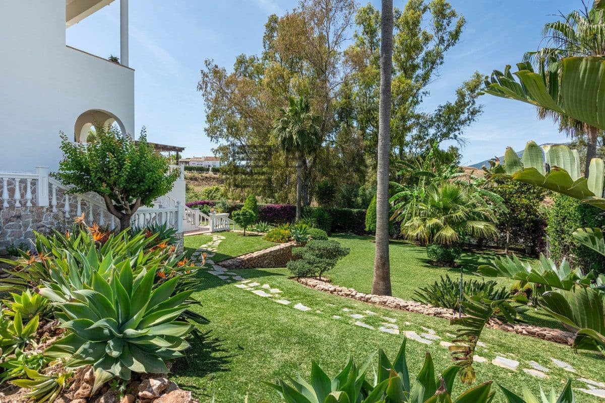 5 Zimmer Villa zu verkaufen in Cerro del Aguila mit Pool Garage - 975.000 € (Ref: 9911904)