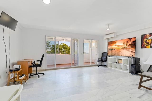 4 Zimmer Haus zu verkaufen in Benalmádena mit Pool Garage - 527.000 € (Ref: 10004342)
