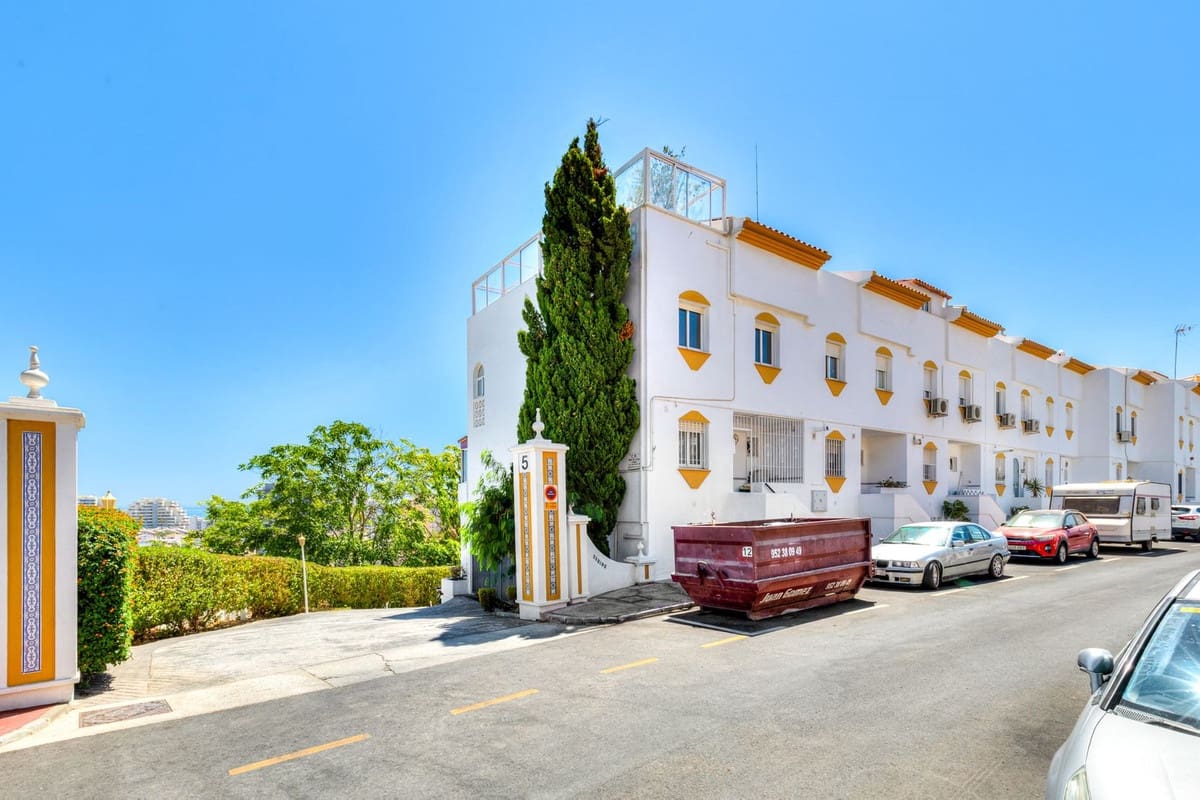 4 Zimmer Haus zu verkaufen in Benalmadena mit Pool Garage - 527.000 € (Ref: 10004342)