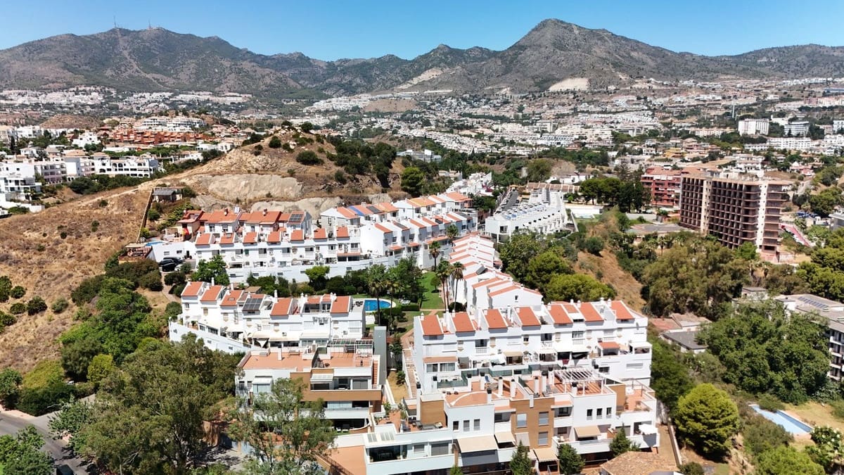 4 Zimmer Haus zu verkaufen in Benalmadena mit Pool Garage - 527.000 € (Ref: 10004342)