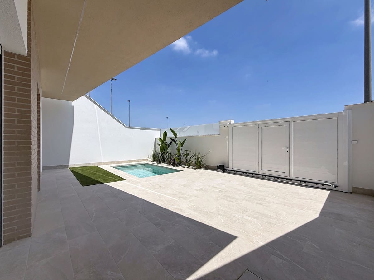 2 bedroom Apartment for sale in San Javier with pool - € 339,000 (Ref: 10007757)